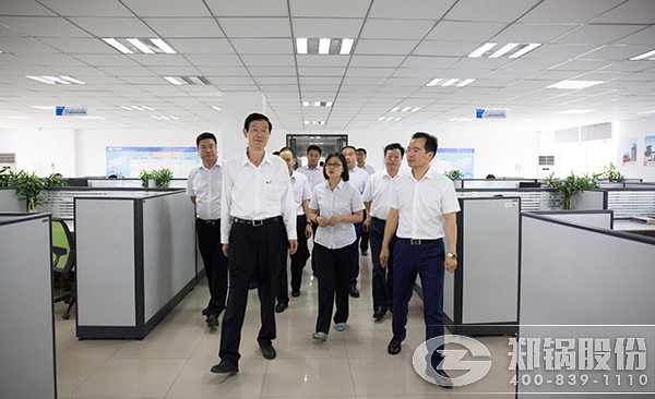 鄭(zheng)州(zhou)市(shi)市委(wei)常(chang)委(wei)統(tǒng)(tong)戰(zhàn)部(bu)部長王(wang)躍(yue)華一行(xing)到鄭鍋(guo)股(gu)份調研(yan)
