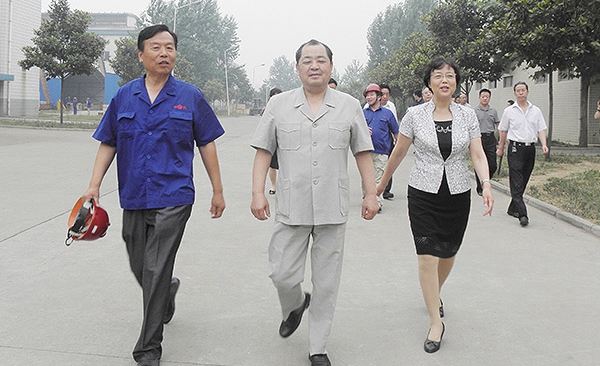 原河(he)南(nan)省副(fu)省(sheng)長(zhang)劉(liu)新民(min)-鄭州(zhou)市(shi)委(wei)常(chang)委、組織部長高建(jian)慧(hui)在(zai)公(gong)司視詧工(gong)作