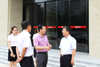 河南省商(shang)務(wù)(wu)廳副(fu)廳(ting)長(zhǎng)(zhang)張(zhang)雷明蒞(li)臨鄭鍋調(diào)研 -1