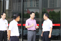 河南(nan)省(sheng)商(shang)務(wù)(wu)廳副廳(ting)長(zhǎng)張(zhang)雷(lei)明蒞臨鄭鍋(guo)調(diào)(diao)研(yan) -2